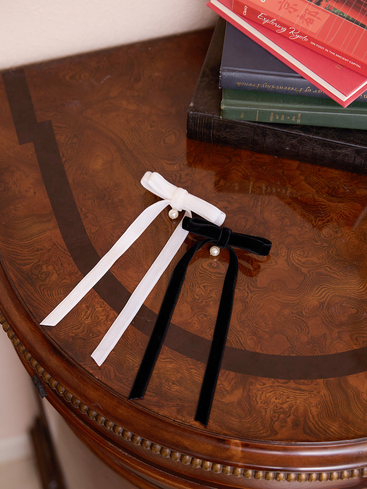 ベロアリボンチャームバレッタ