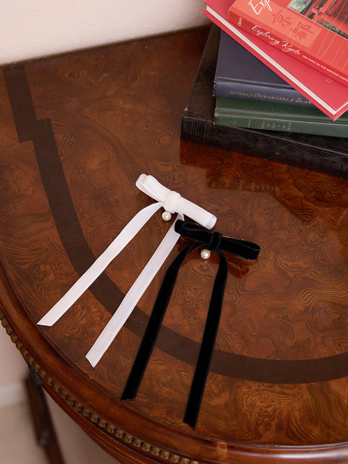 ベロアリボンチャームバレッタ