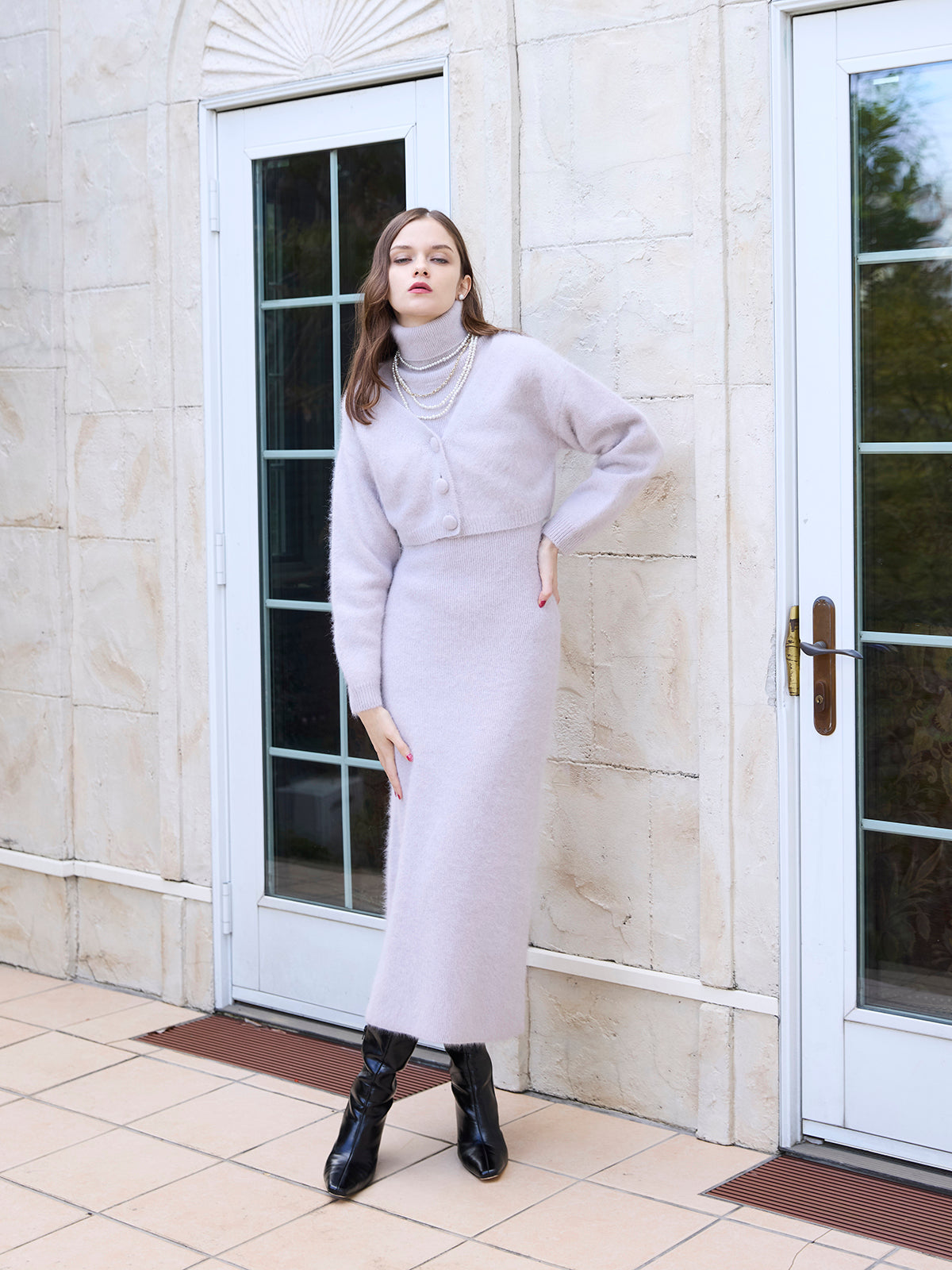 MODEL:173cm／COLOR:PINK GREY／SIZE:F