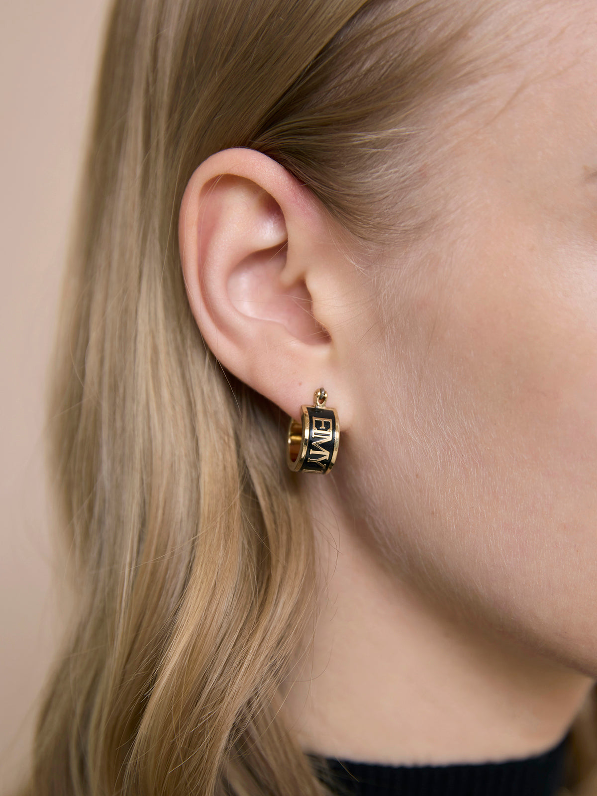 エナメルロゴフープピアス