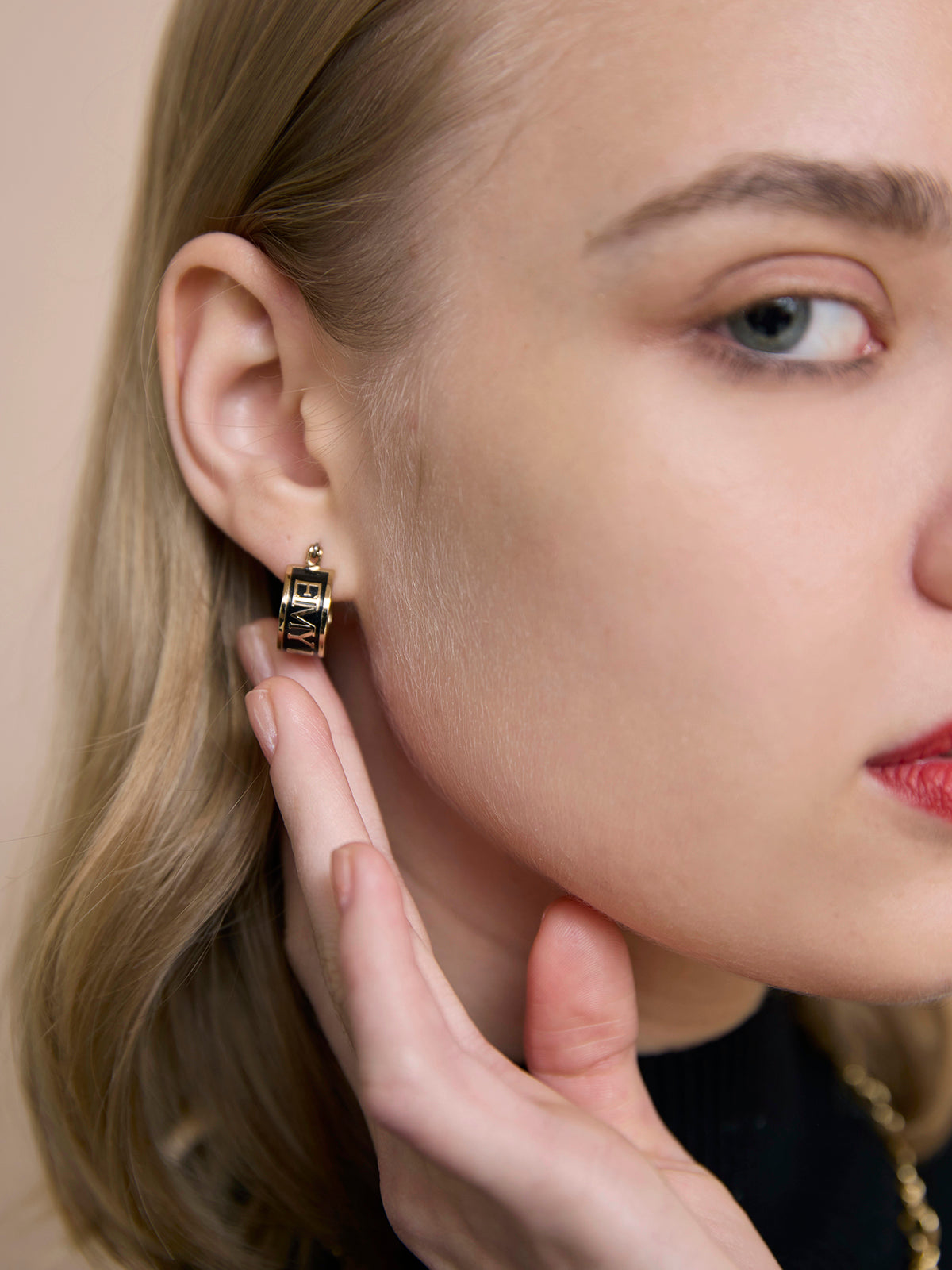 エナメルロゴフープピアス