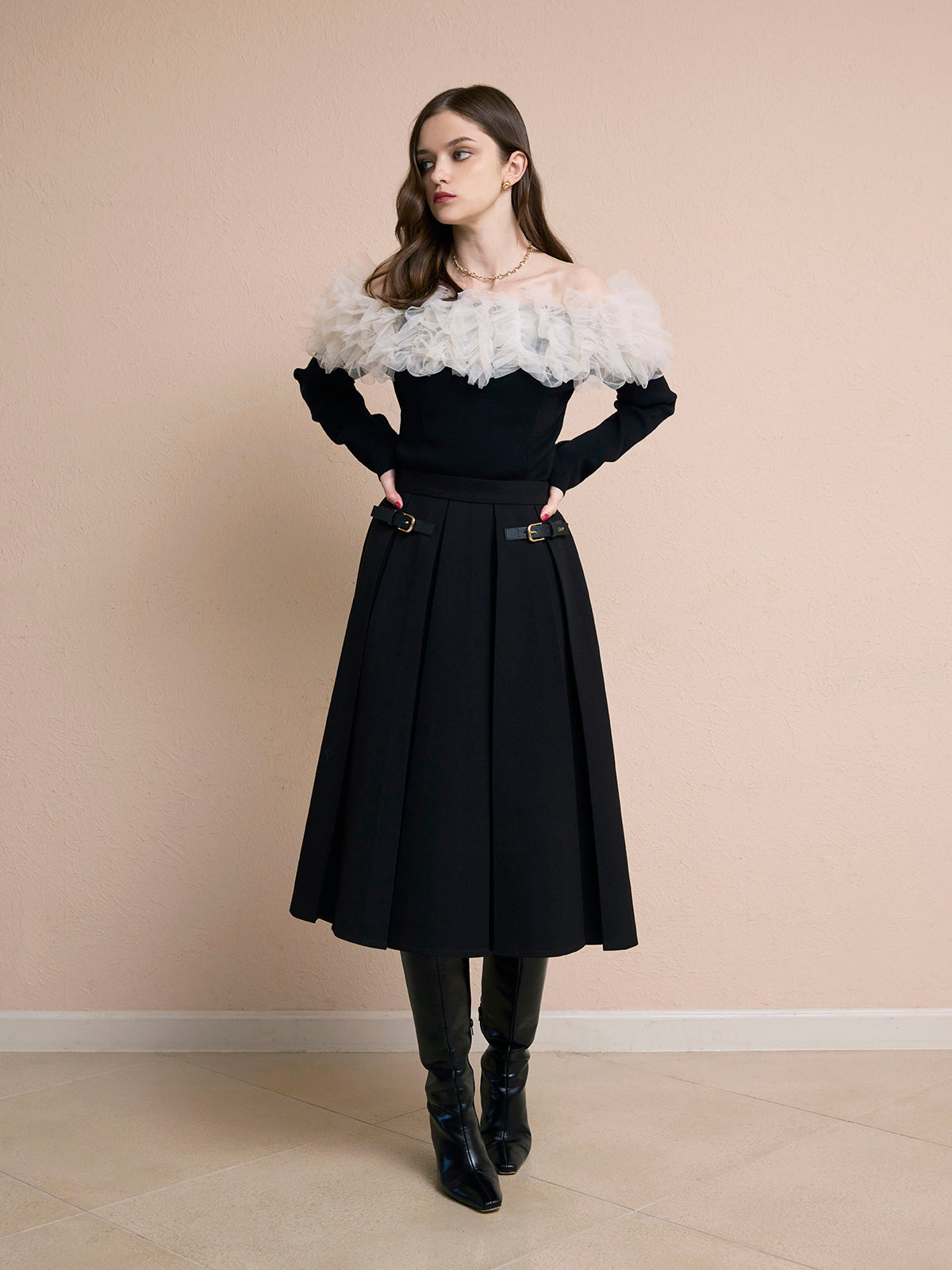 MODEL:173cm／COLOR:BLACK／SIZE:F