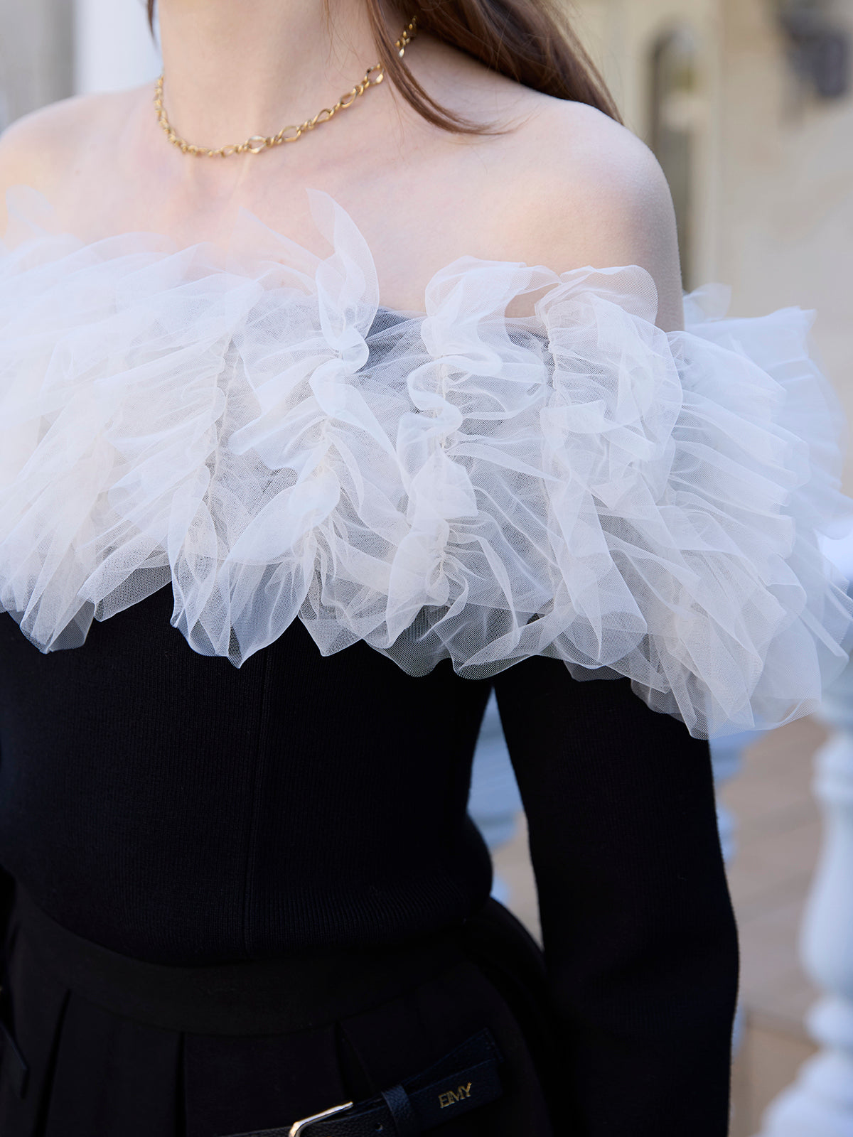 チュールオフショルニット