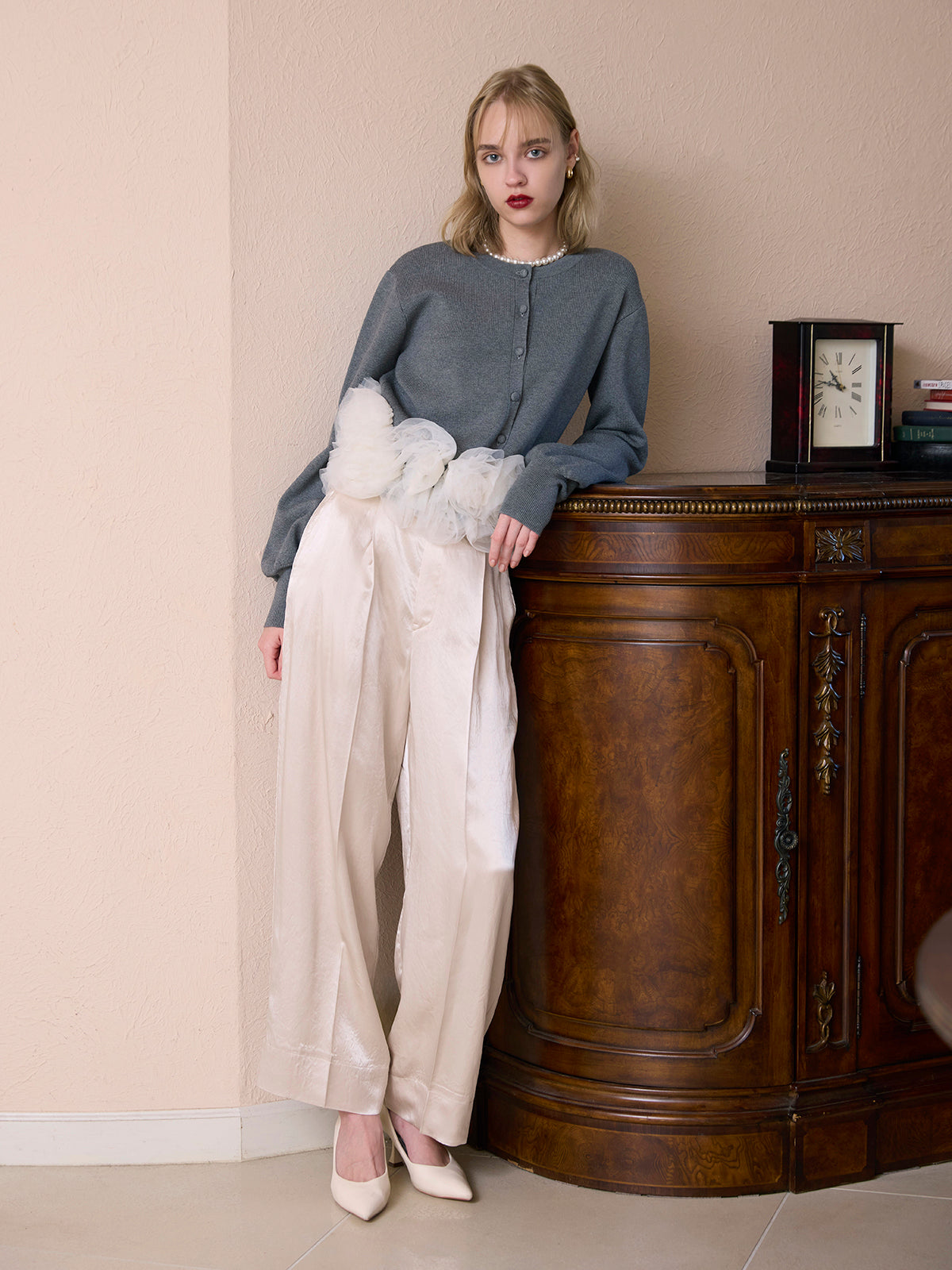 サテンタックパンツ