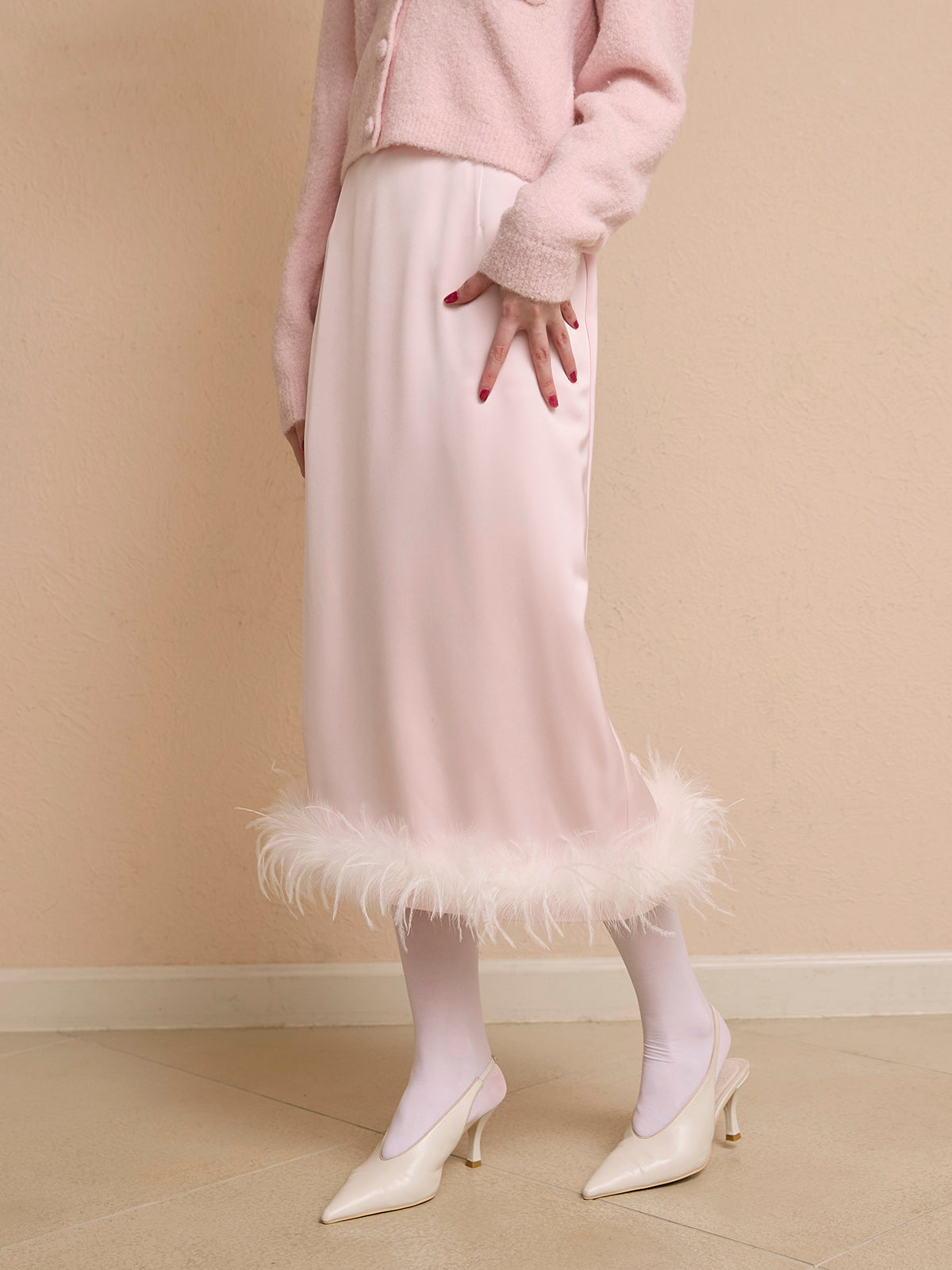 フェザートリムサテンストレートスカート