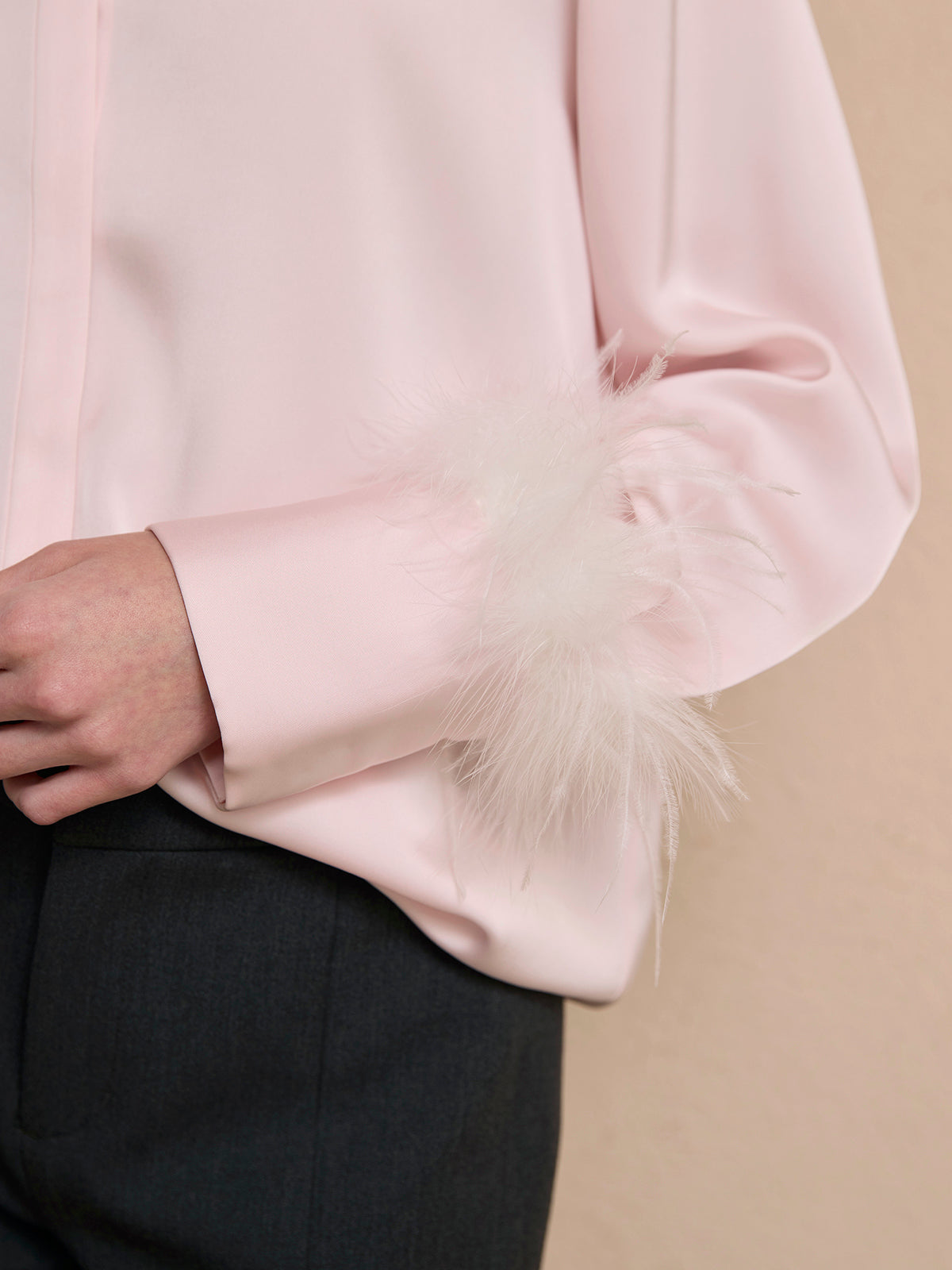 フェザートリムサテンシャツ