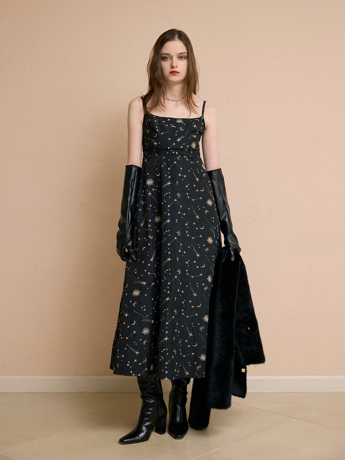 スターエンブロイダリーワンピ