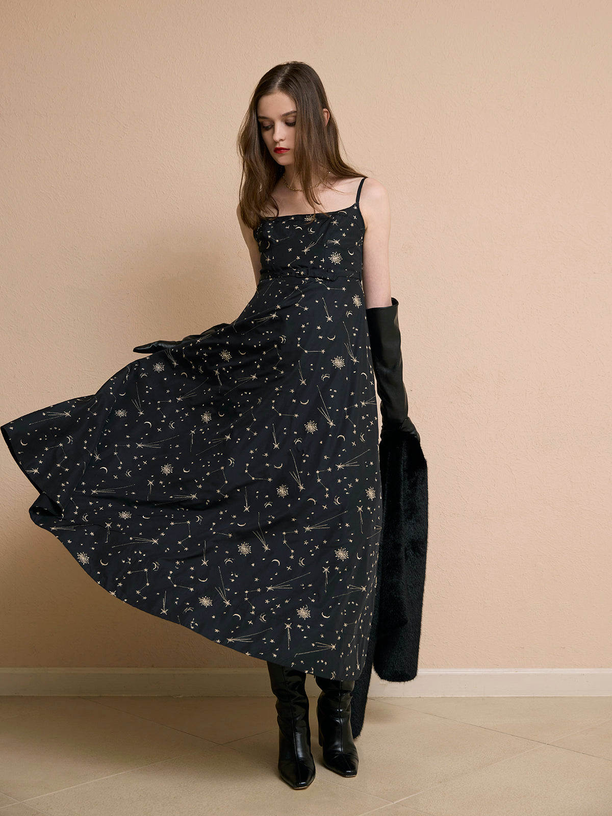 スターエンブロイダリーワンピ