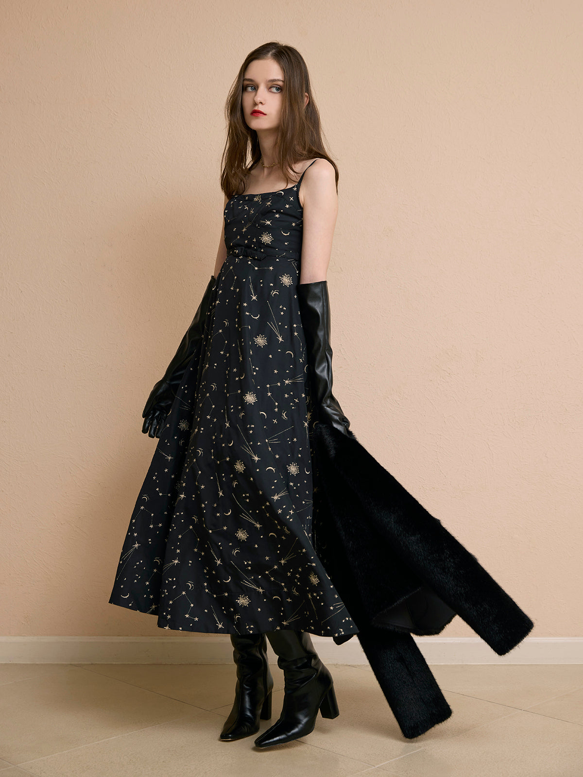 スターエンブロイダリーワンピ