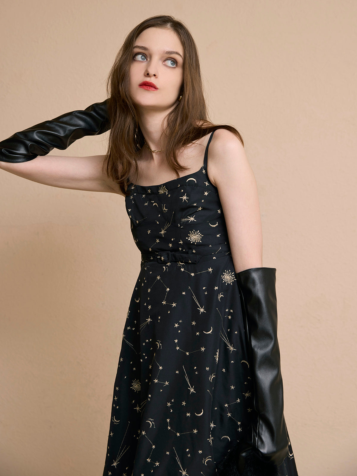 スターエンブロイダリーワンピ