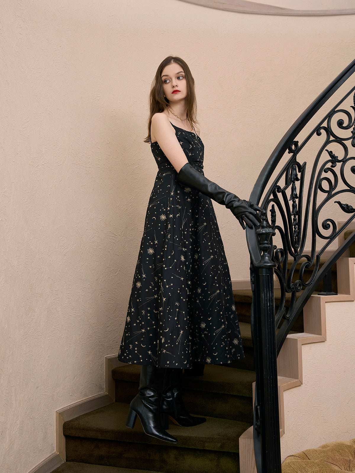 MODEL:173cm／COLOR:BLACK／SIZE:F