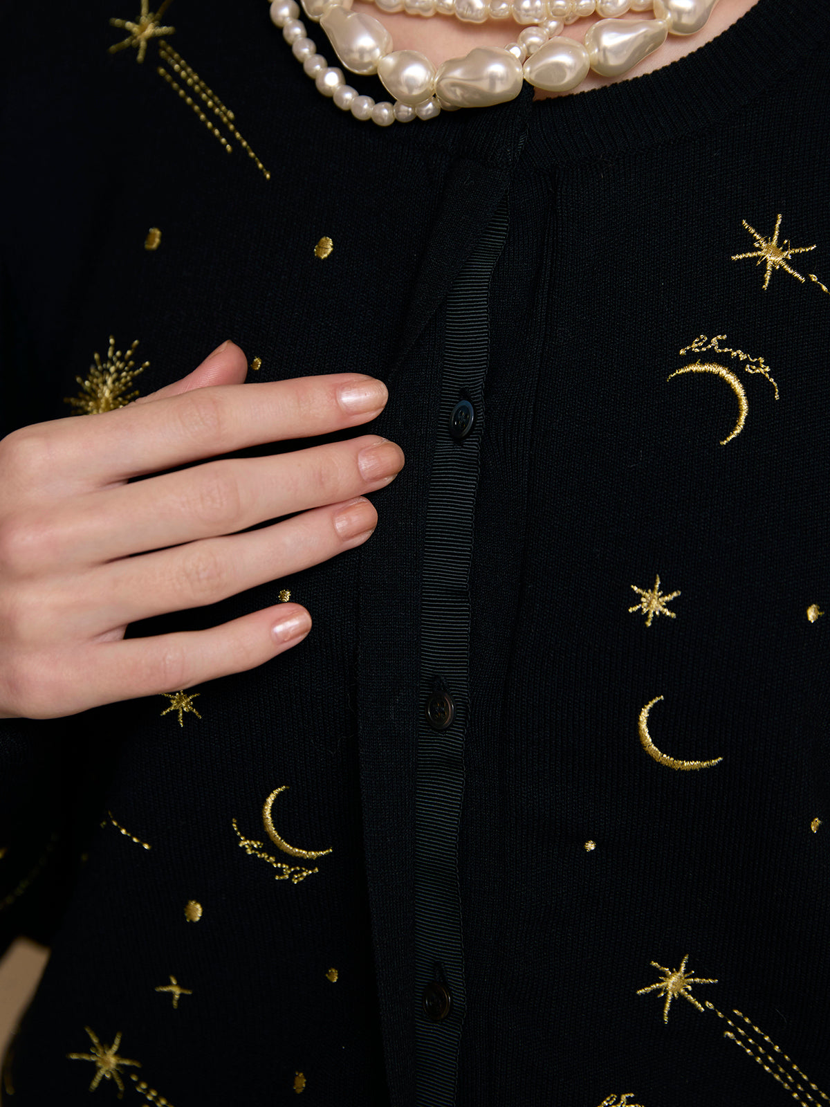 スターエンブロイダリーニット