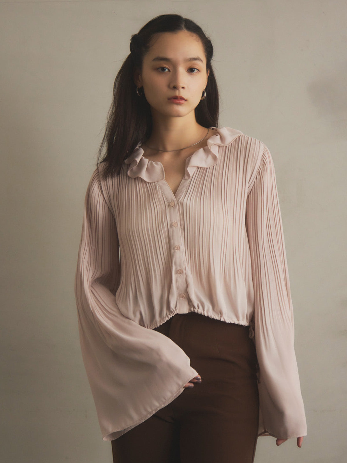 MODEL:163cm／COLOR:PINK BEIGE／SIZE:F