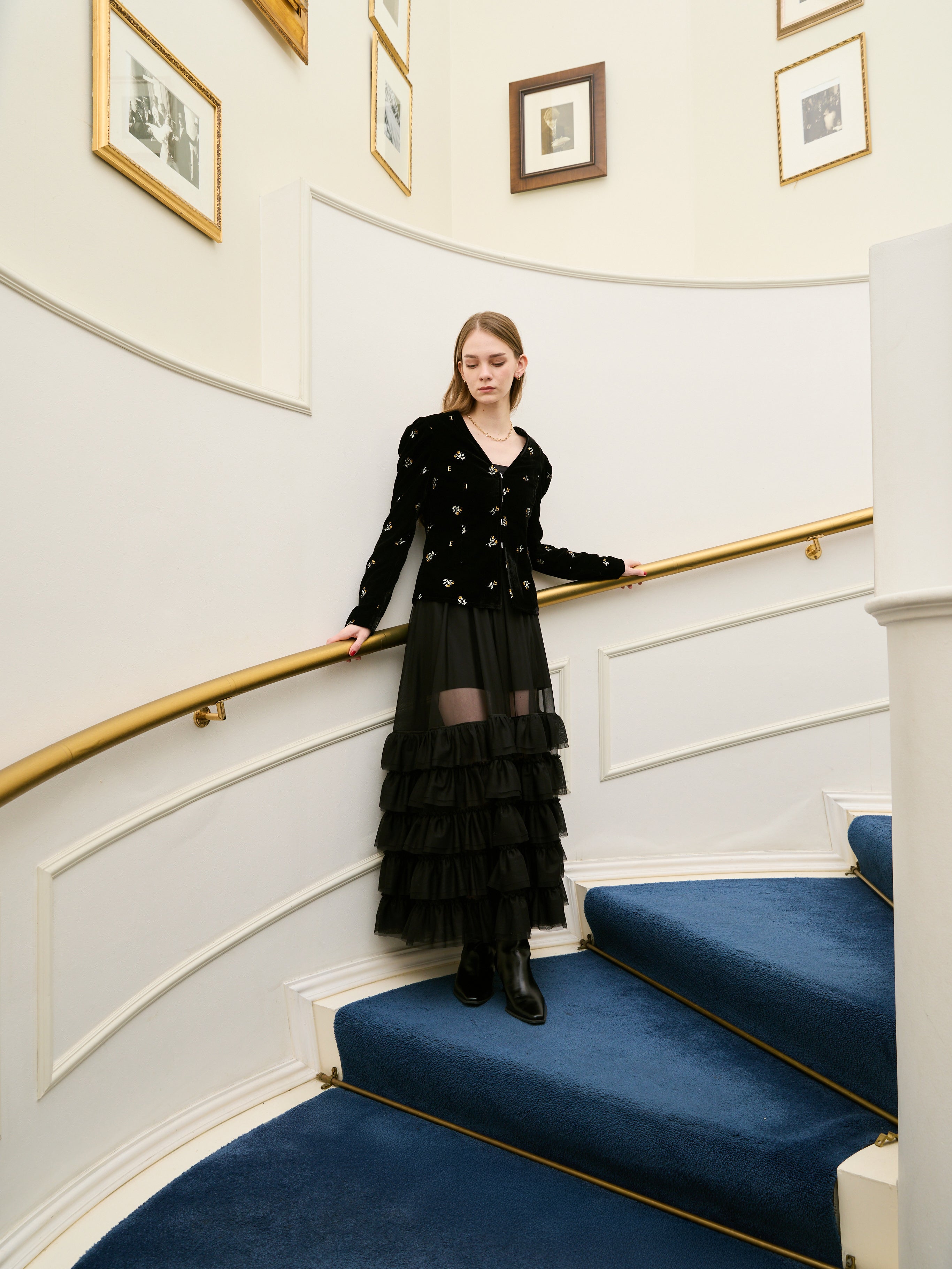 フラワーモチーフベルベットパフショルダージャケット