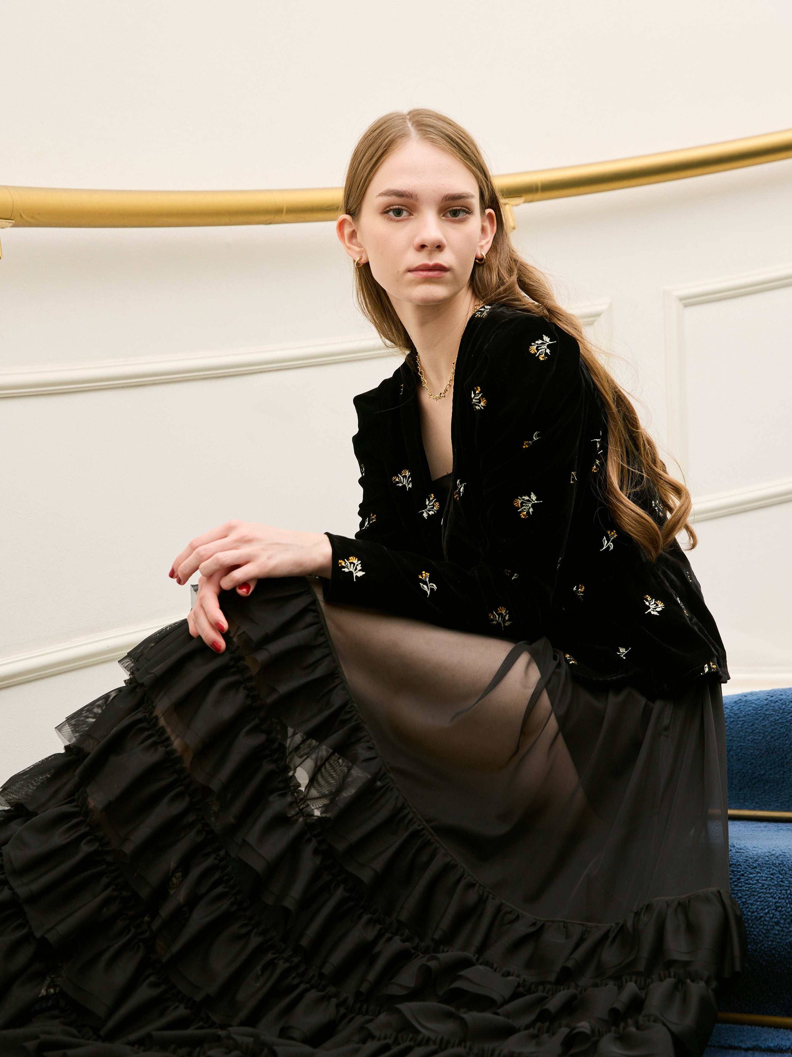 フラワーモチーフベルベットパフショルダージャケット