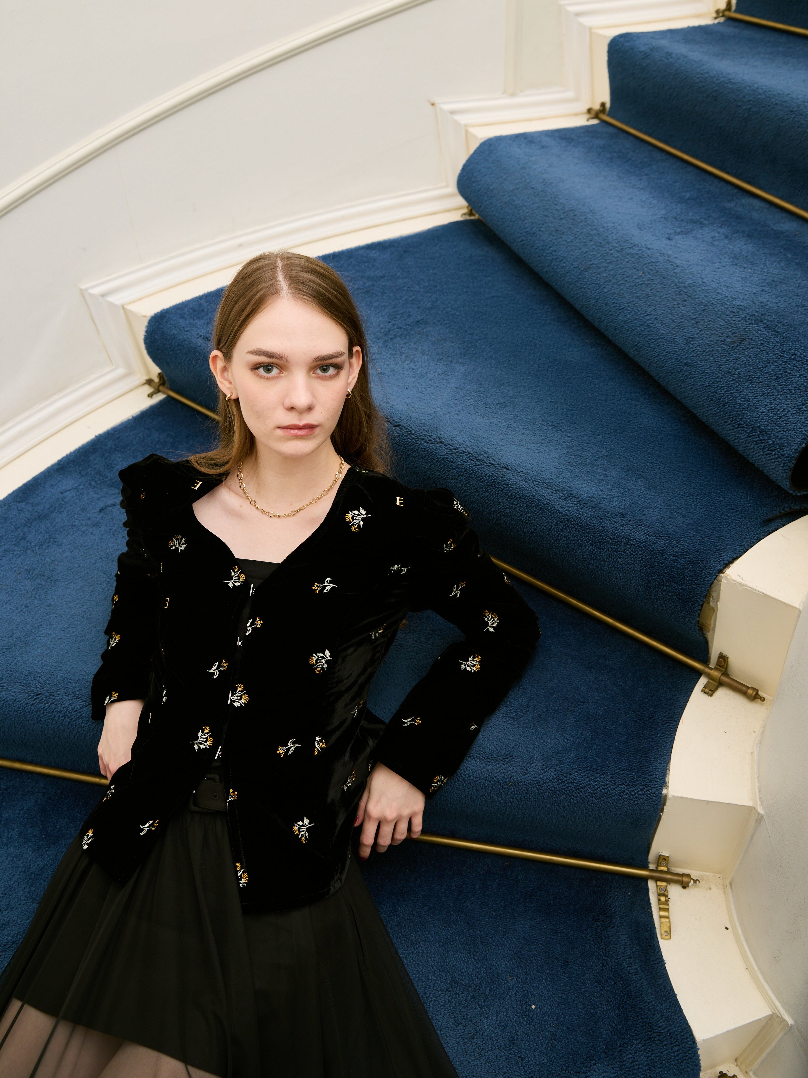 フラワーモチーフベルベットパフショルダージャケット