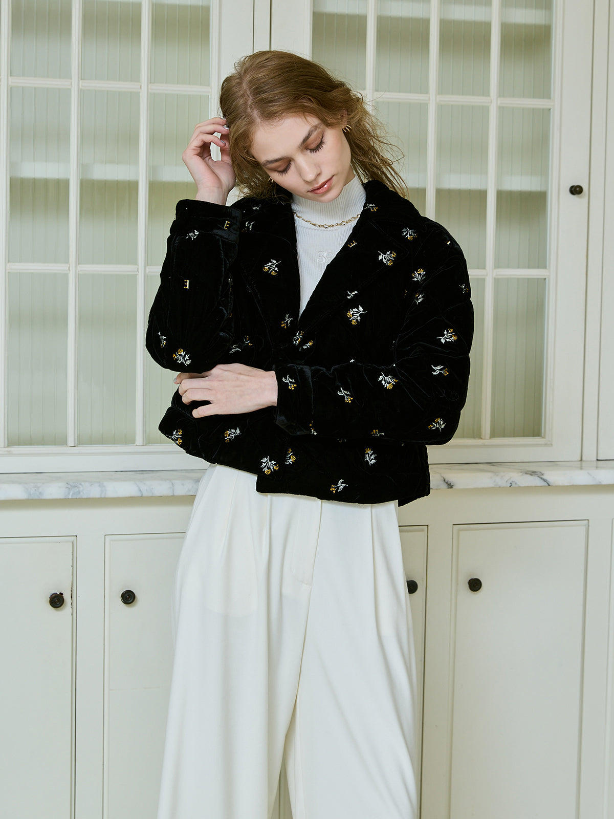 MODEL:175cm／COLOR:BLACK／SIZE:F