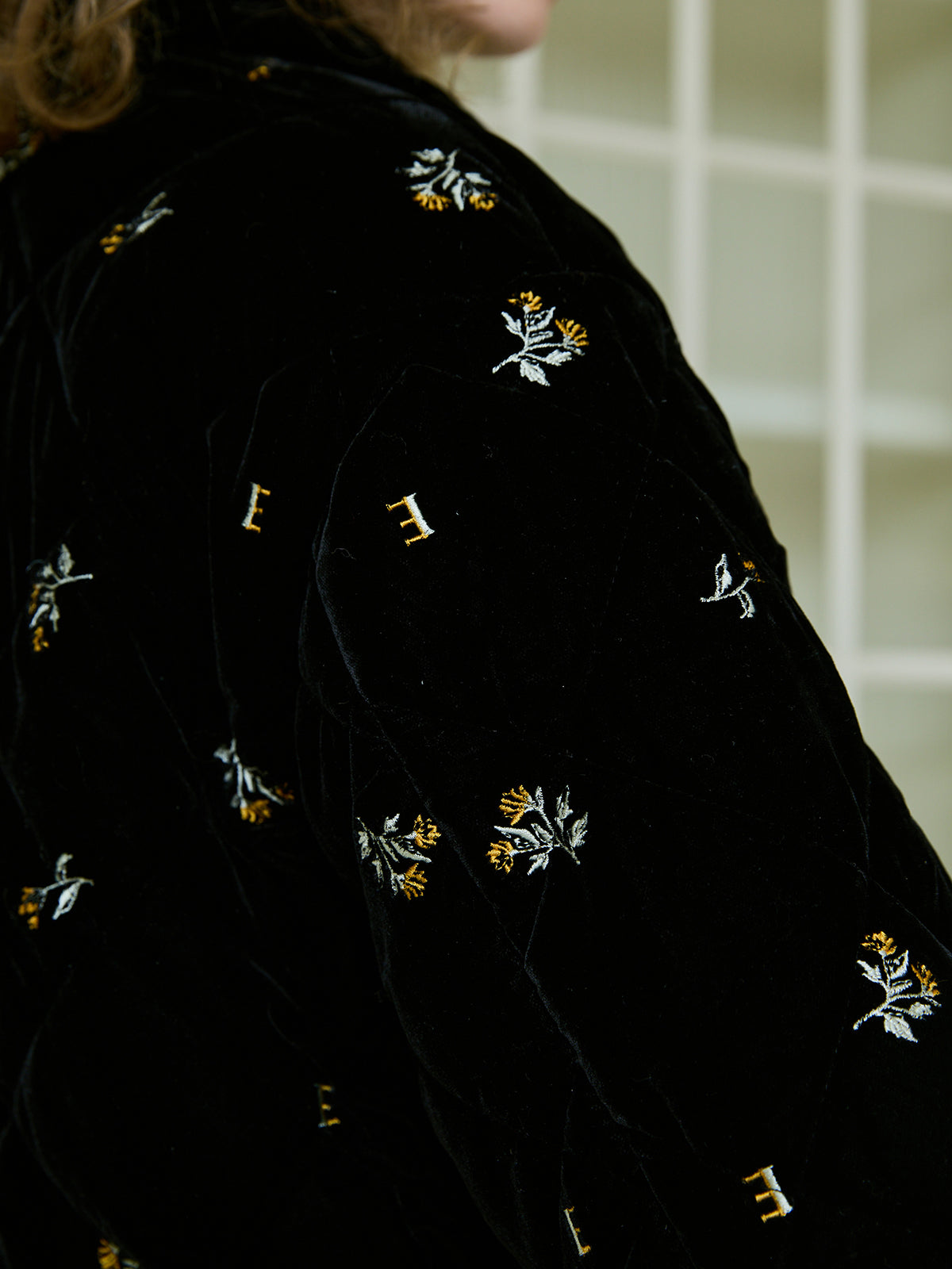 フワラーモチーフベルベットキルティングジャケット