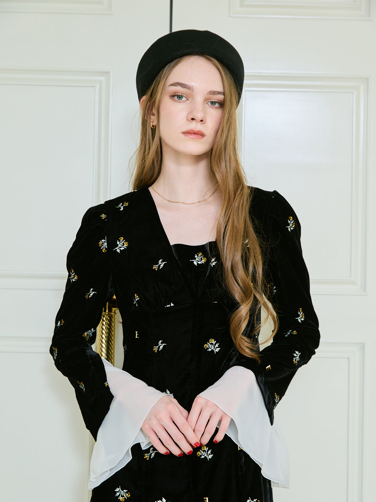 フワラーモチーフベルベットレースカラーワンピース