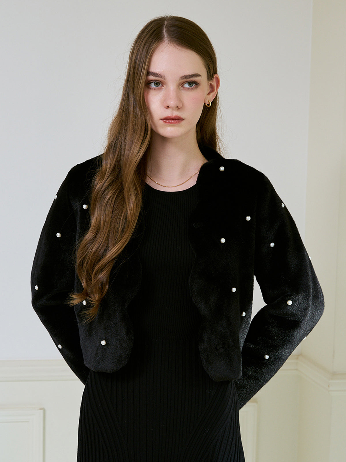 MODEL:175cm／COLOR:BLACK／SIZE:F