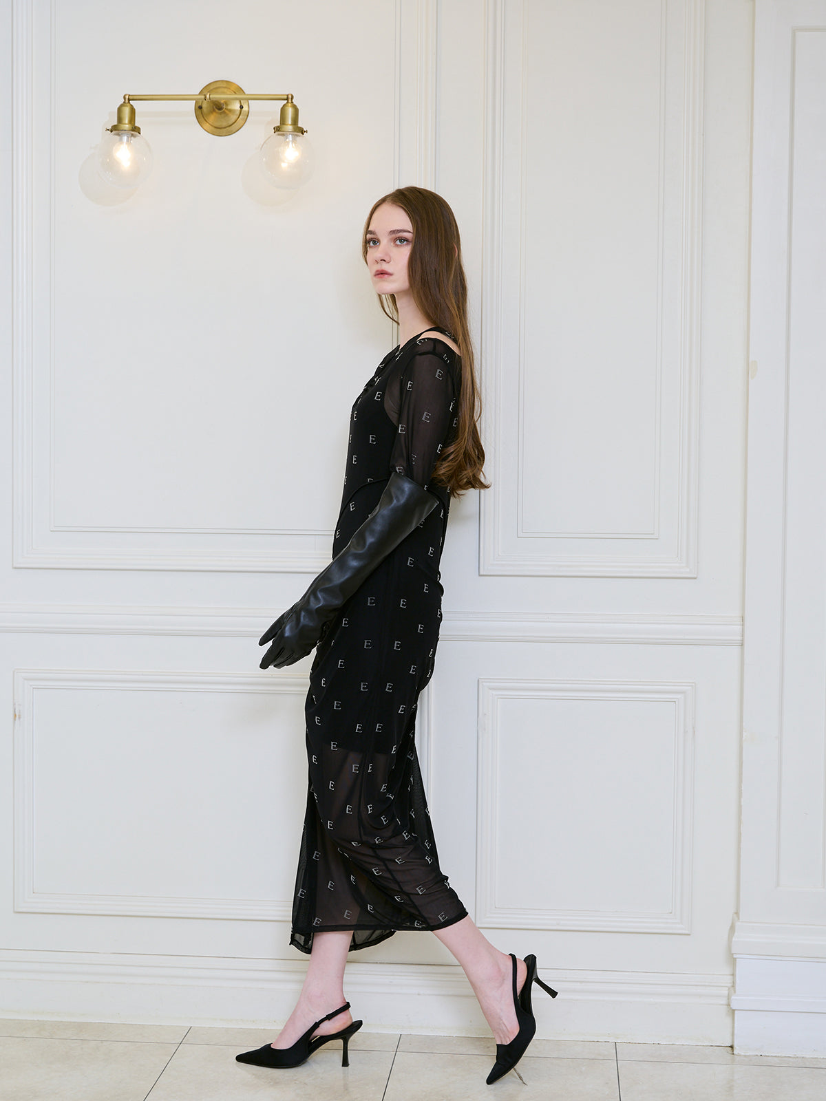 モノグラムカットアウトチュールワンピース