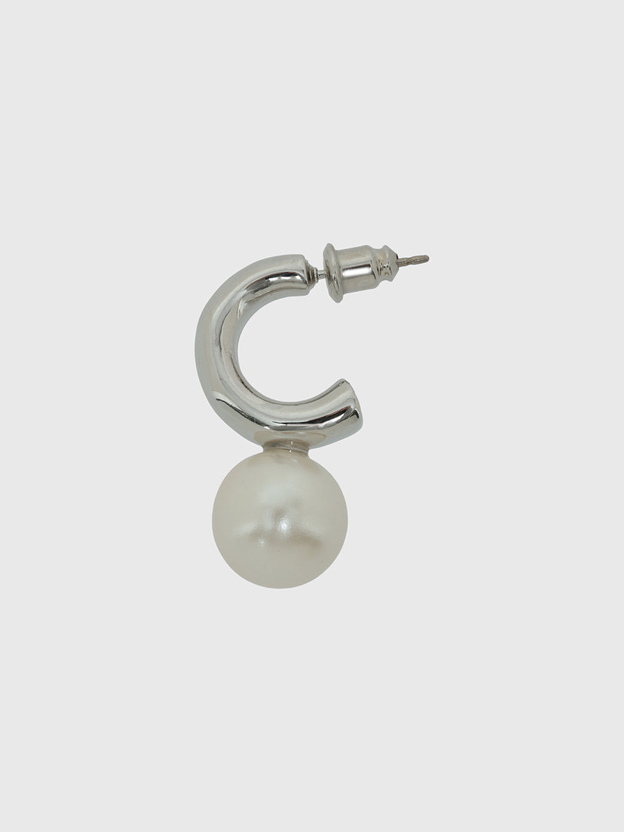 エンベデッドパールピアス