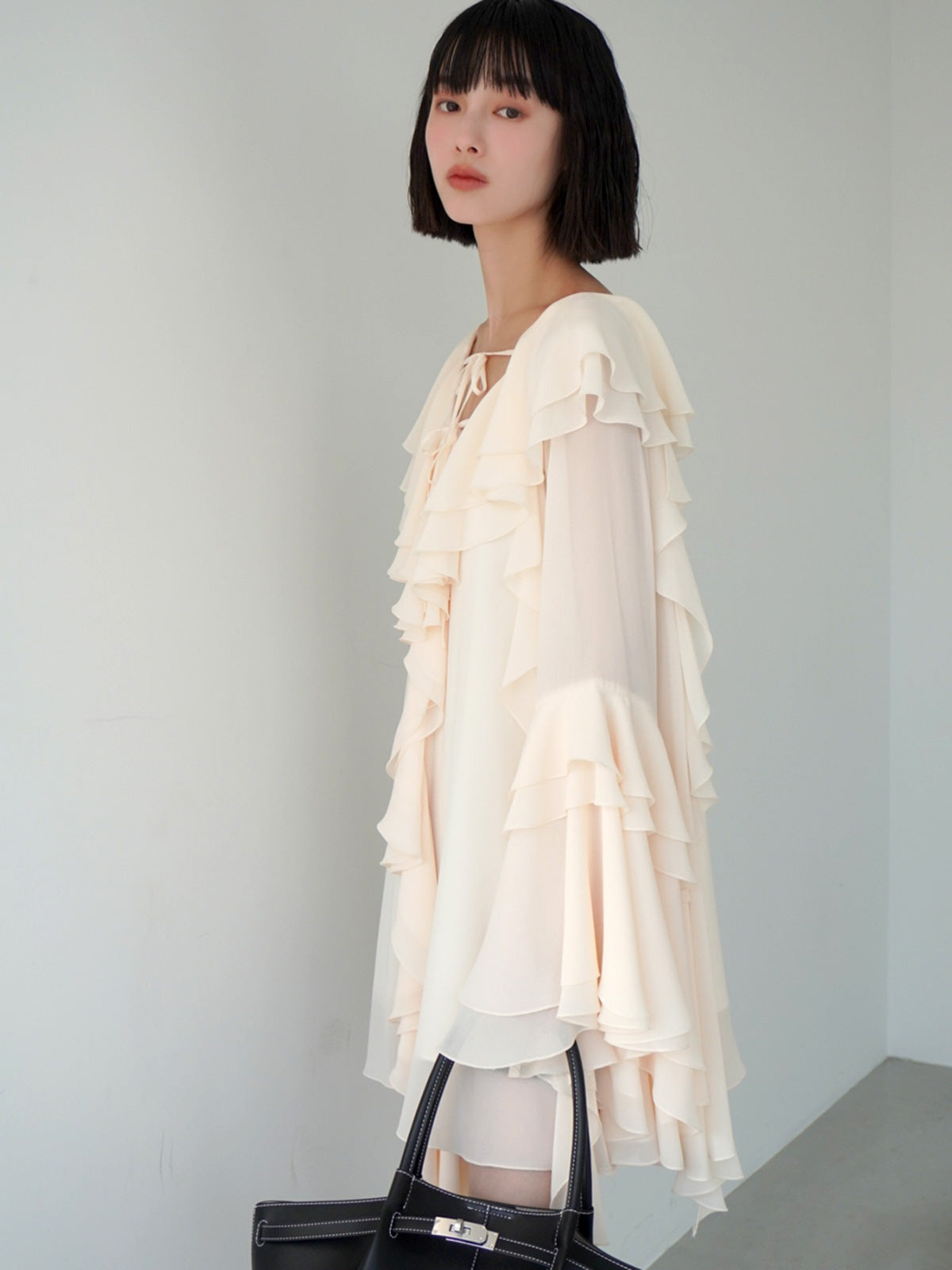 ボリュームラッフルミニドレス