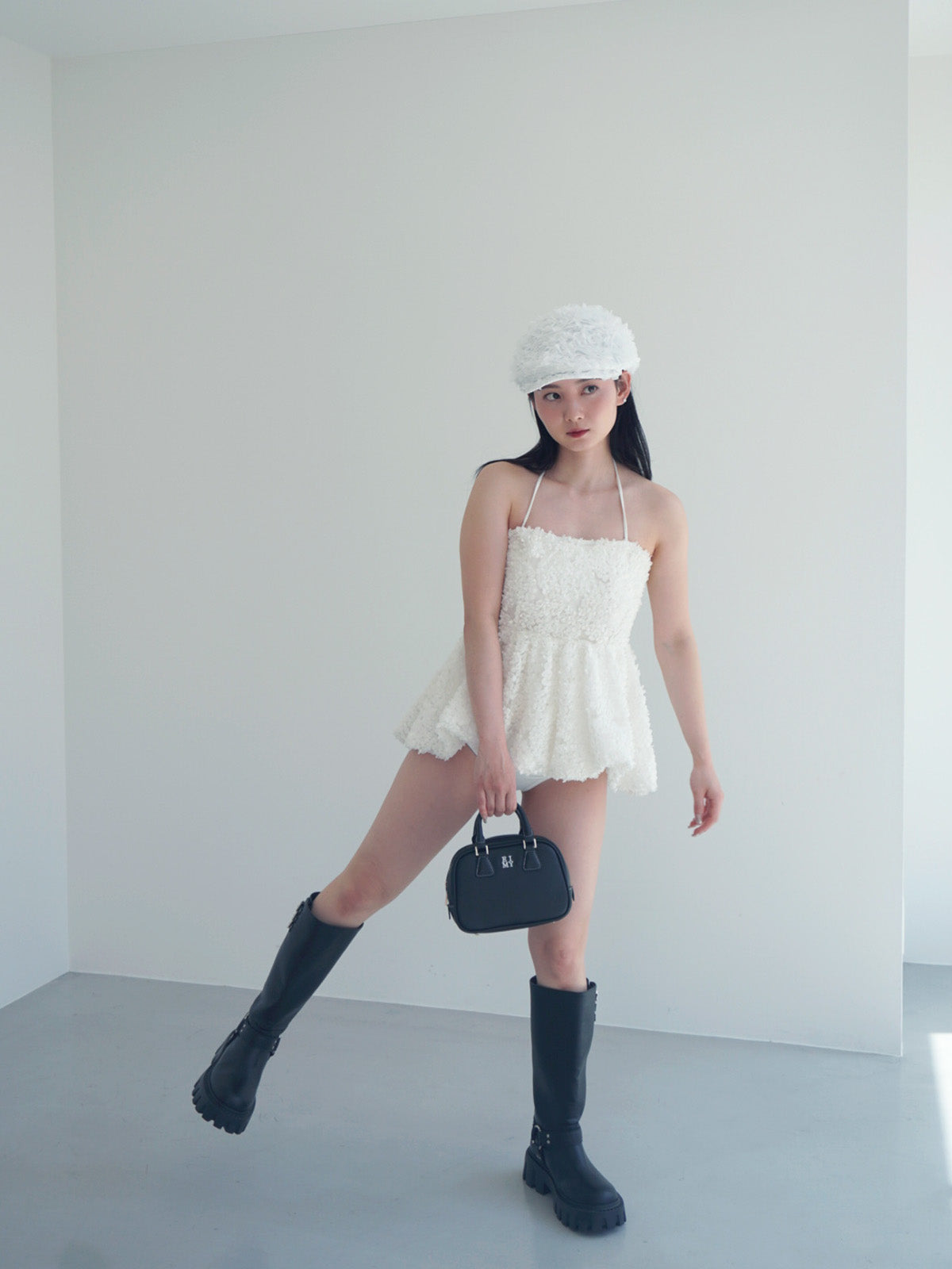 フラワーモチーフバルーンワンピース