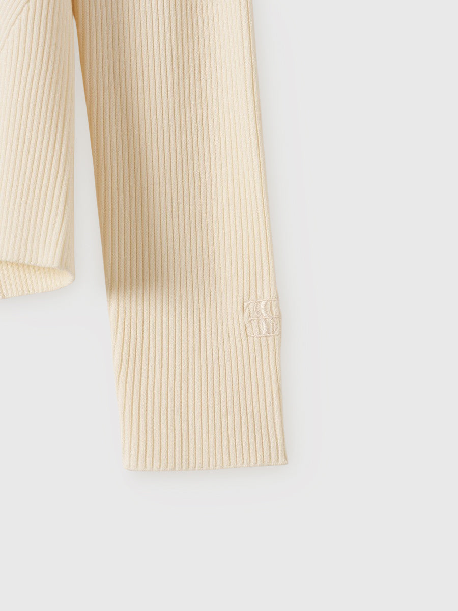 ロゴモチーフスクエアネックニットトップス