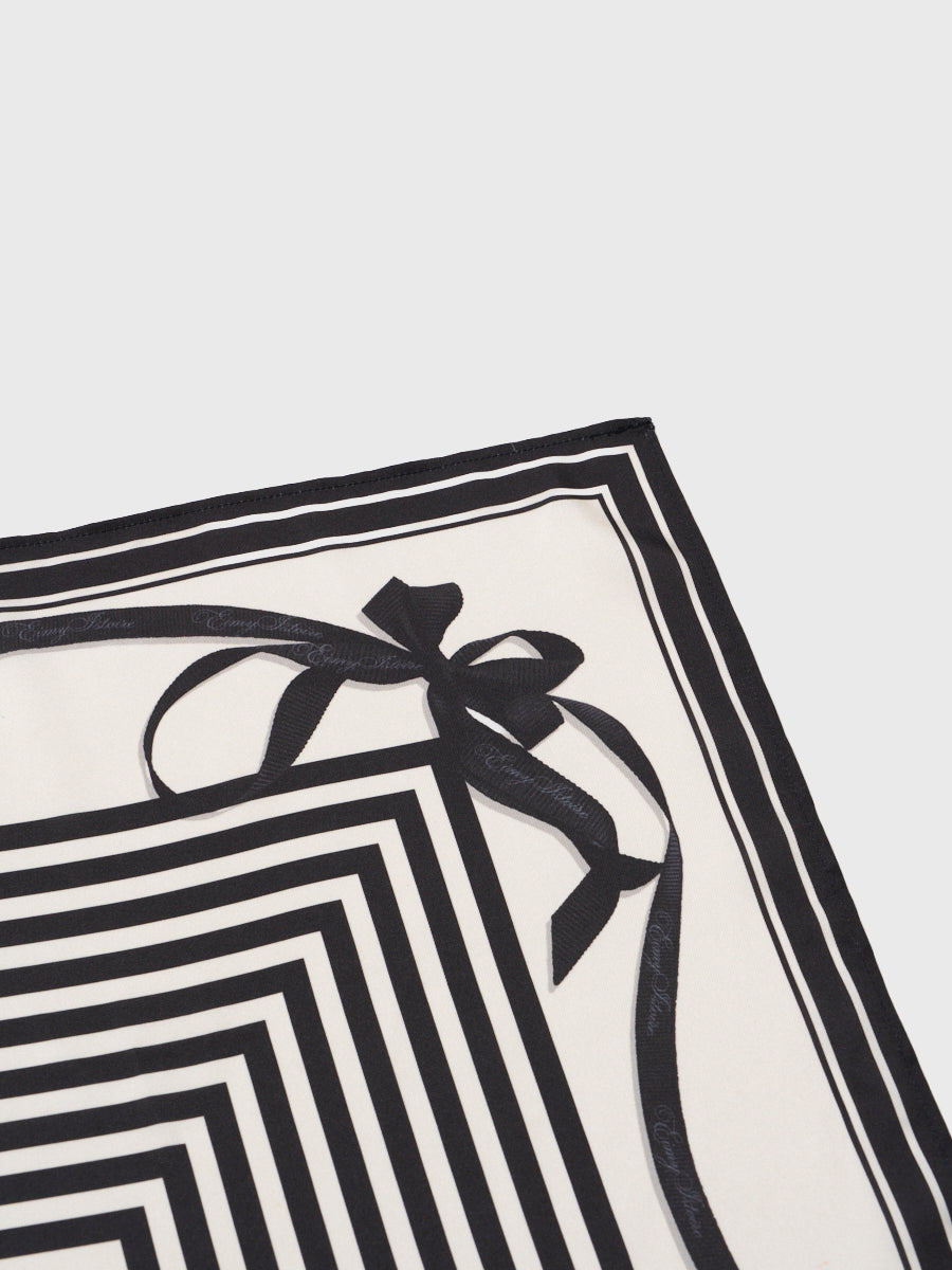 リボンモチーフスカーフ