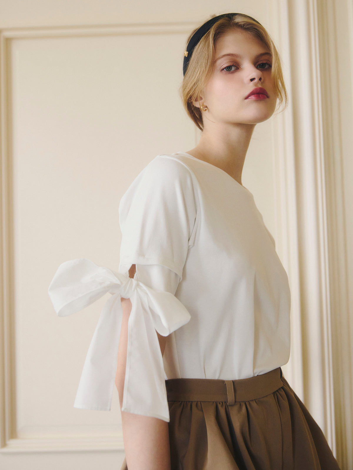 ATTACHED PAPILLON RIBBON TEELARA