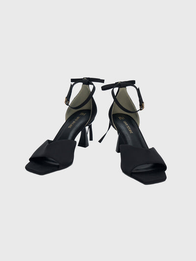 PAPILLON RIBBON SANDALS