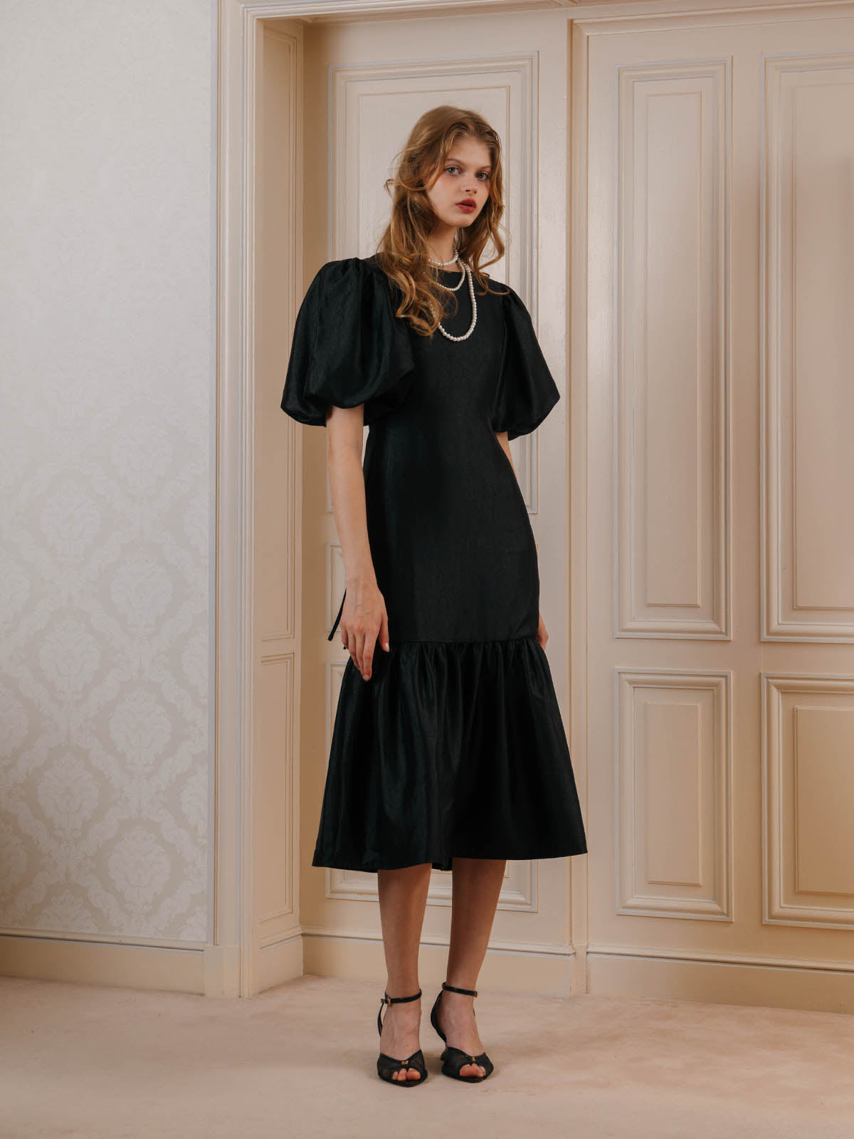 MODEL:176cm／COLOR:BLACK／SIZE:F