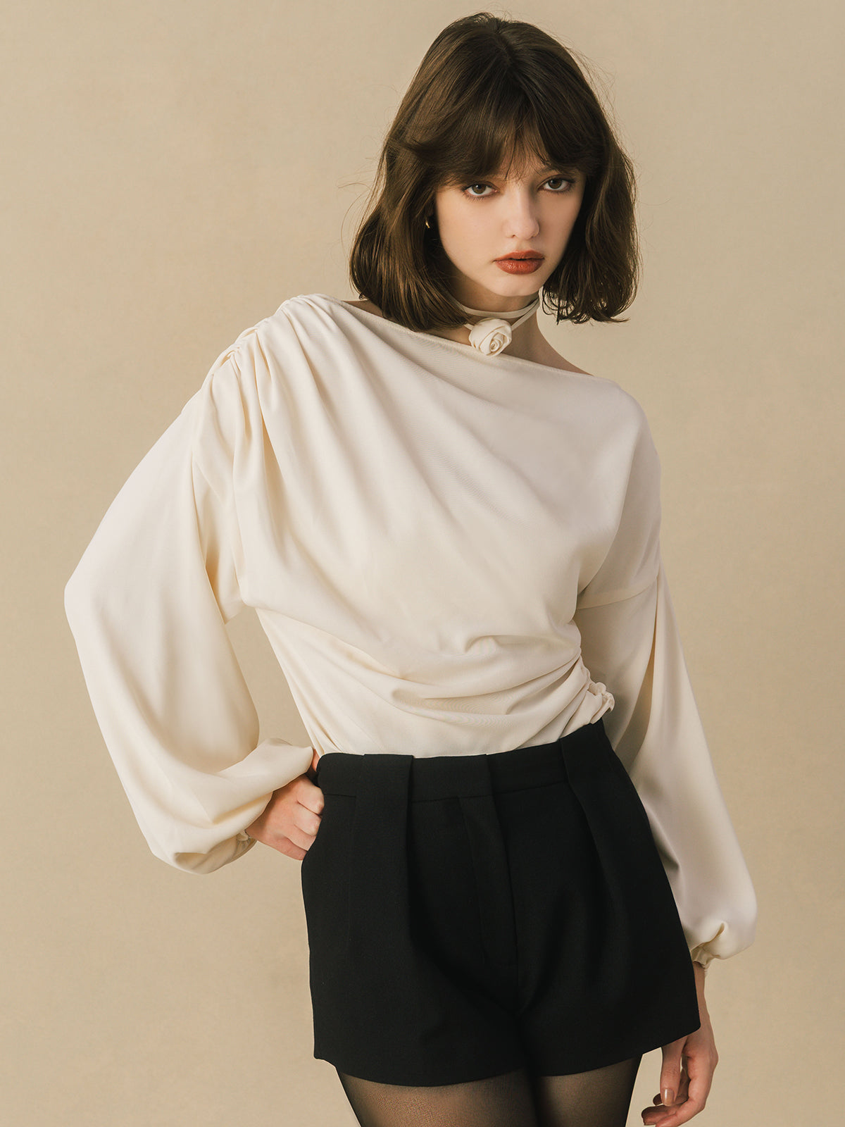 MODEL:174cm／COLOR:IVORY／SIZE:F