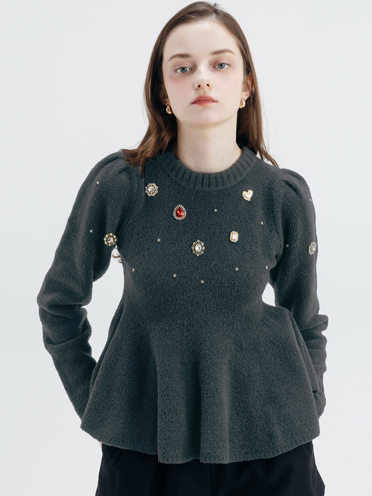 MODEL:173cm／COLOR:CHARCOAL GREY／SIZE:F