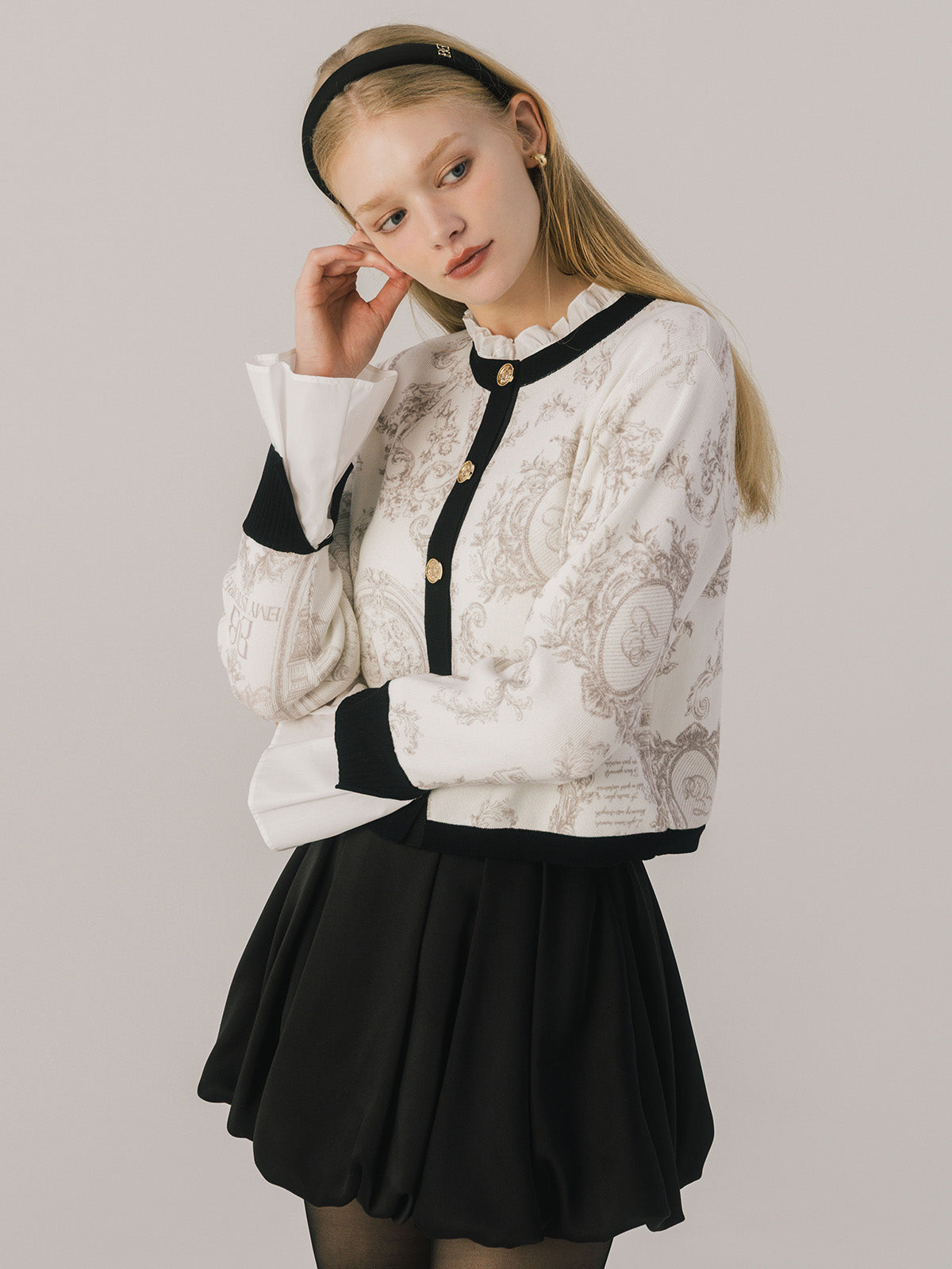 MODEL:174cm／COLOR:WHITE／SIZE:F