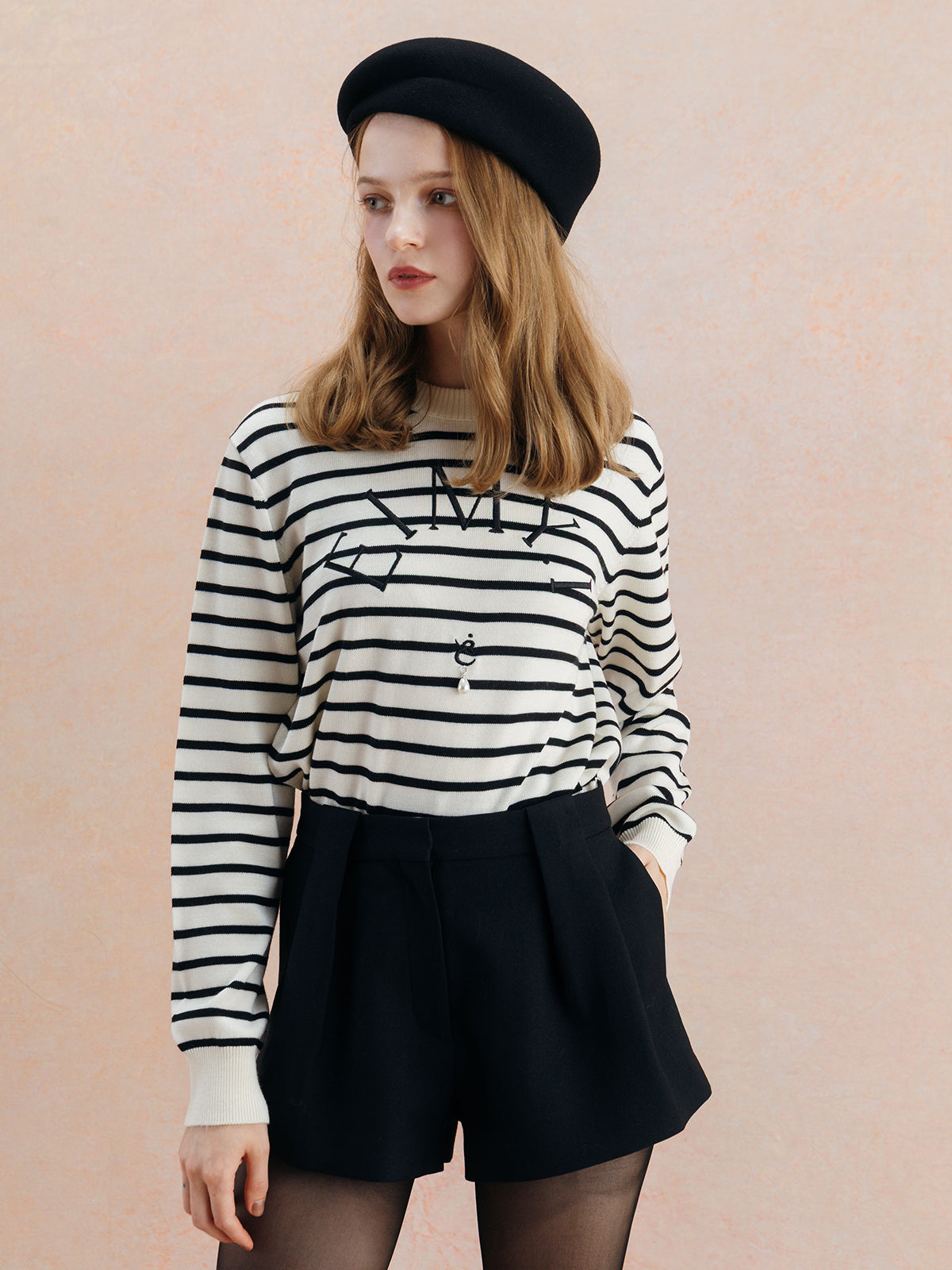 MODEL:170cm／COLOR:BORDER／SIZE:F