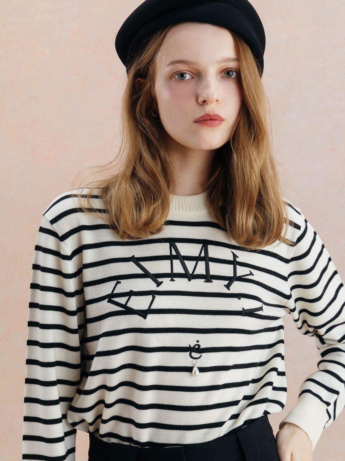 EIMY LOGO KNIT TOPS