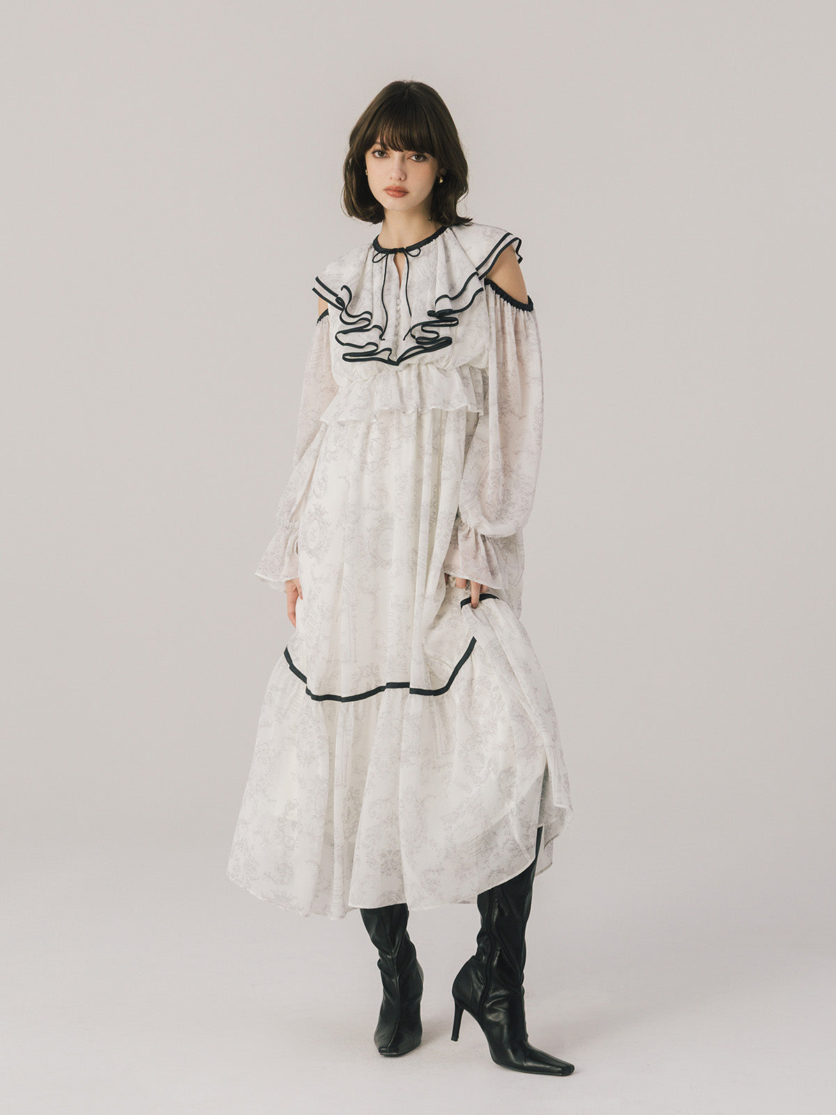 MODEL:174cm／COLOR:IVORY／SIZE:F