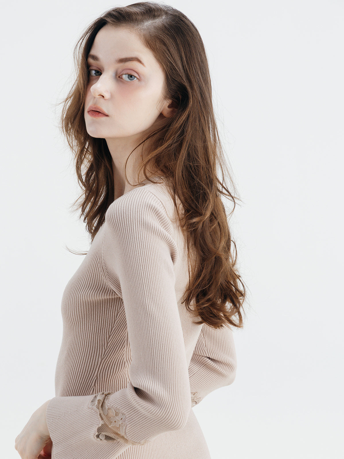 LACE TRIM KNIT DRESS