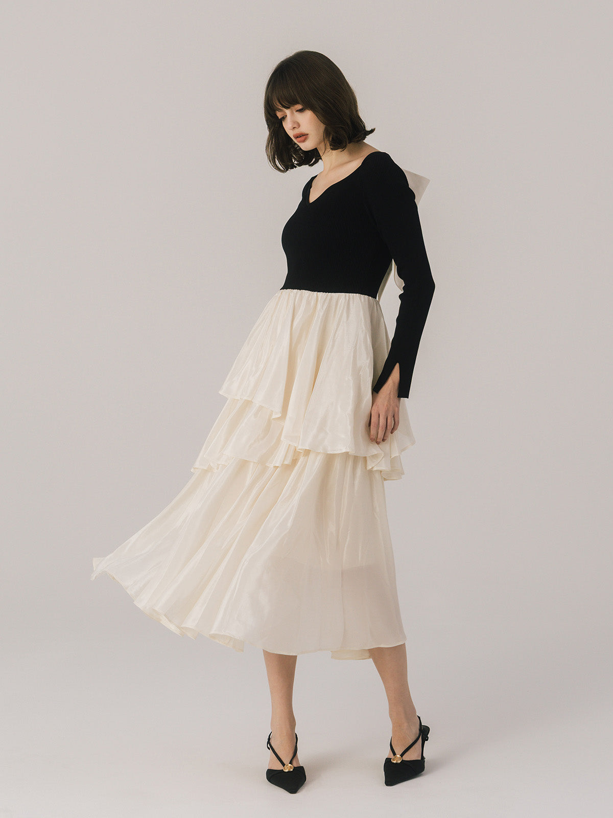 MODEL:174cm／COLOR:BLACK／SIZE:36(S)
