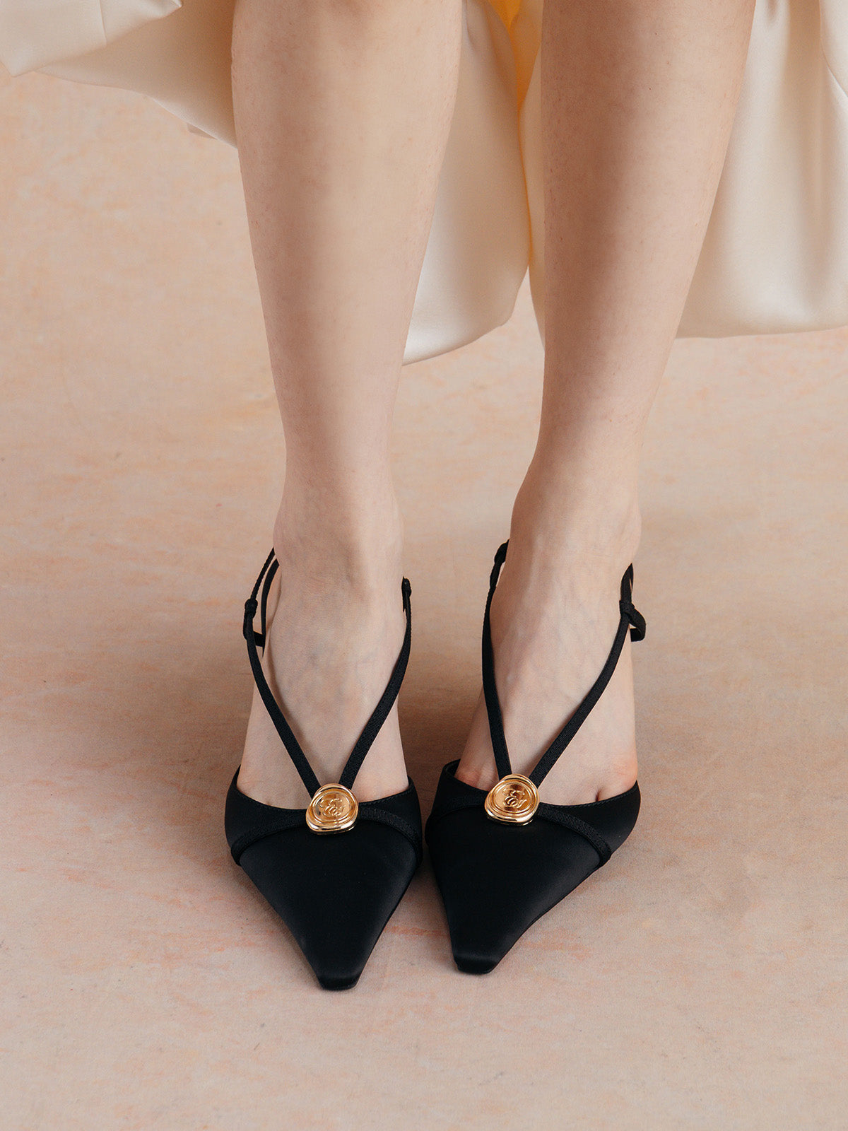 COLOR:BLACK