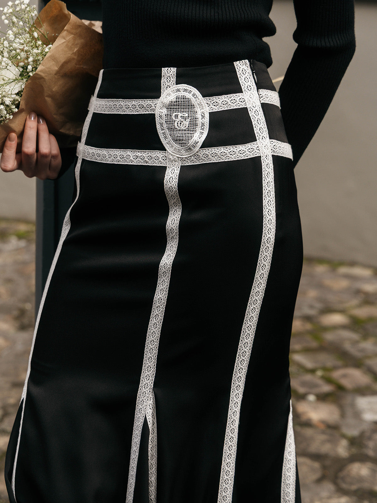 MEDALLION LACE SKIRT