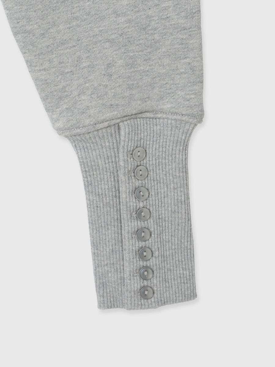 バックロゴ刺繍プルオーバー