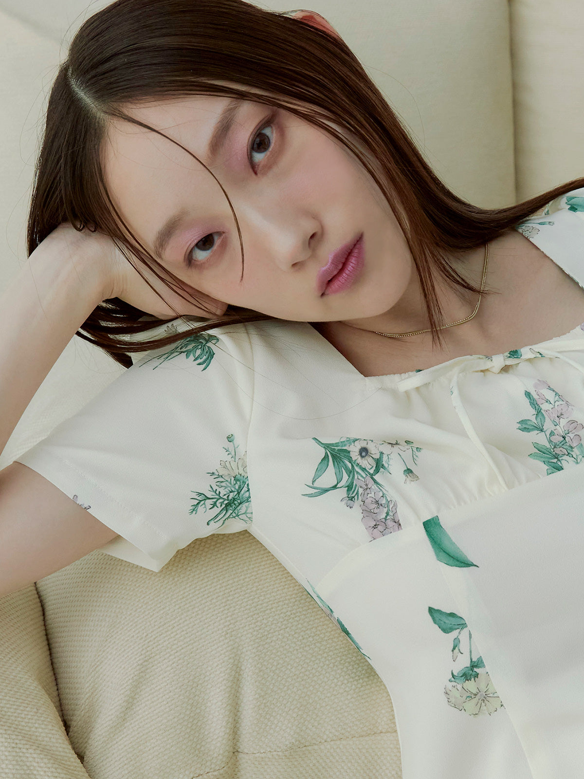 ボタニカルフラワーハーフスリーブワンピース