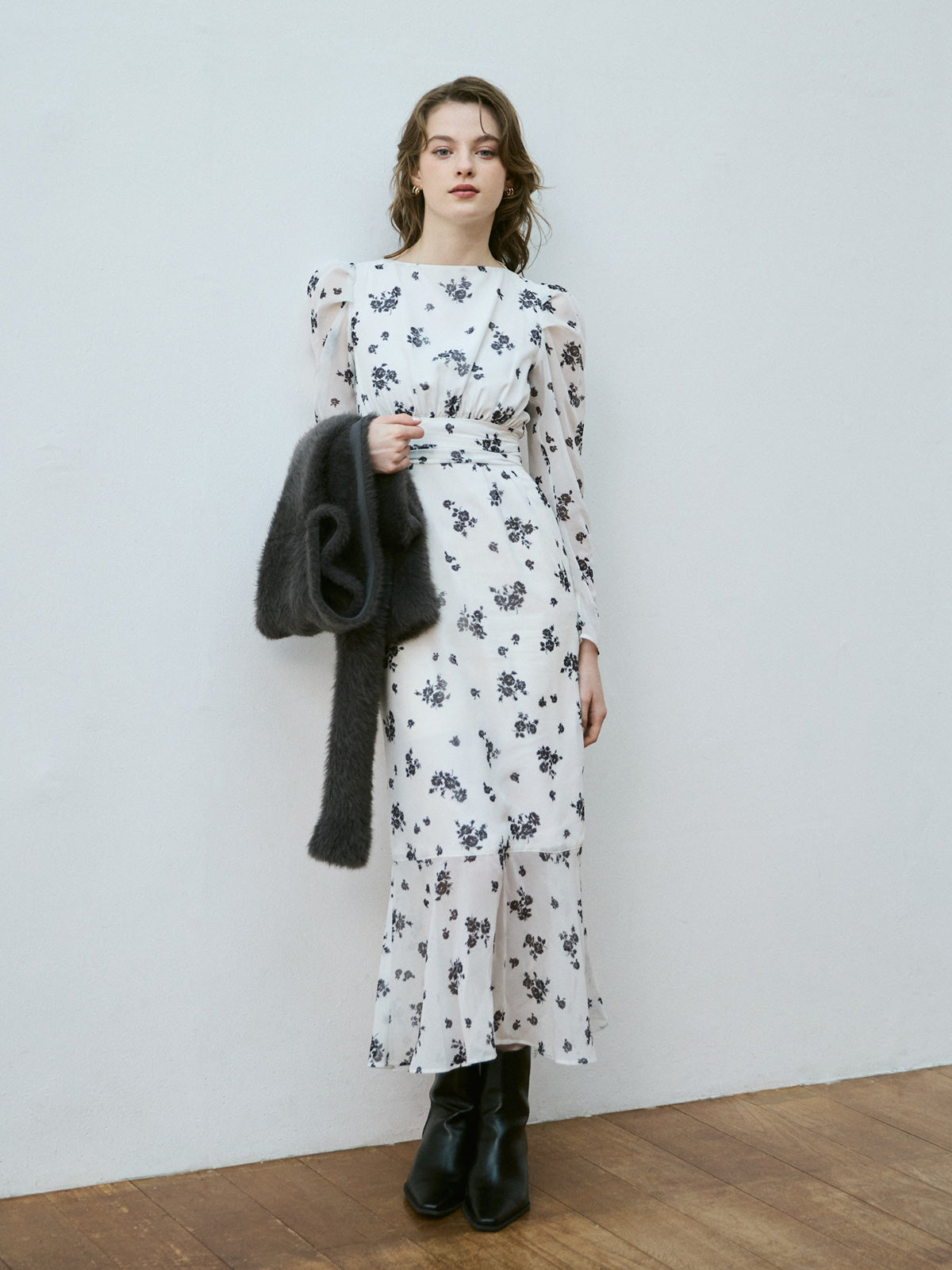 モノトーンフラワーシアースリーブドレス