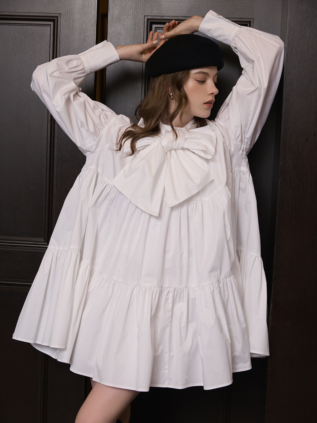 MODEL:170cm／COLOR:WHITE／SIZE:F