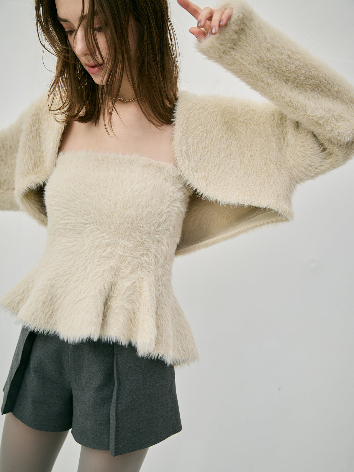 フェザーペプラムニットカーディガンセット