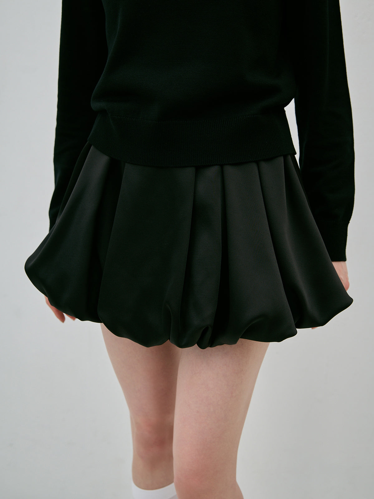 サテンバルーンスカート