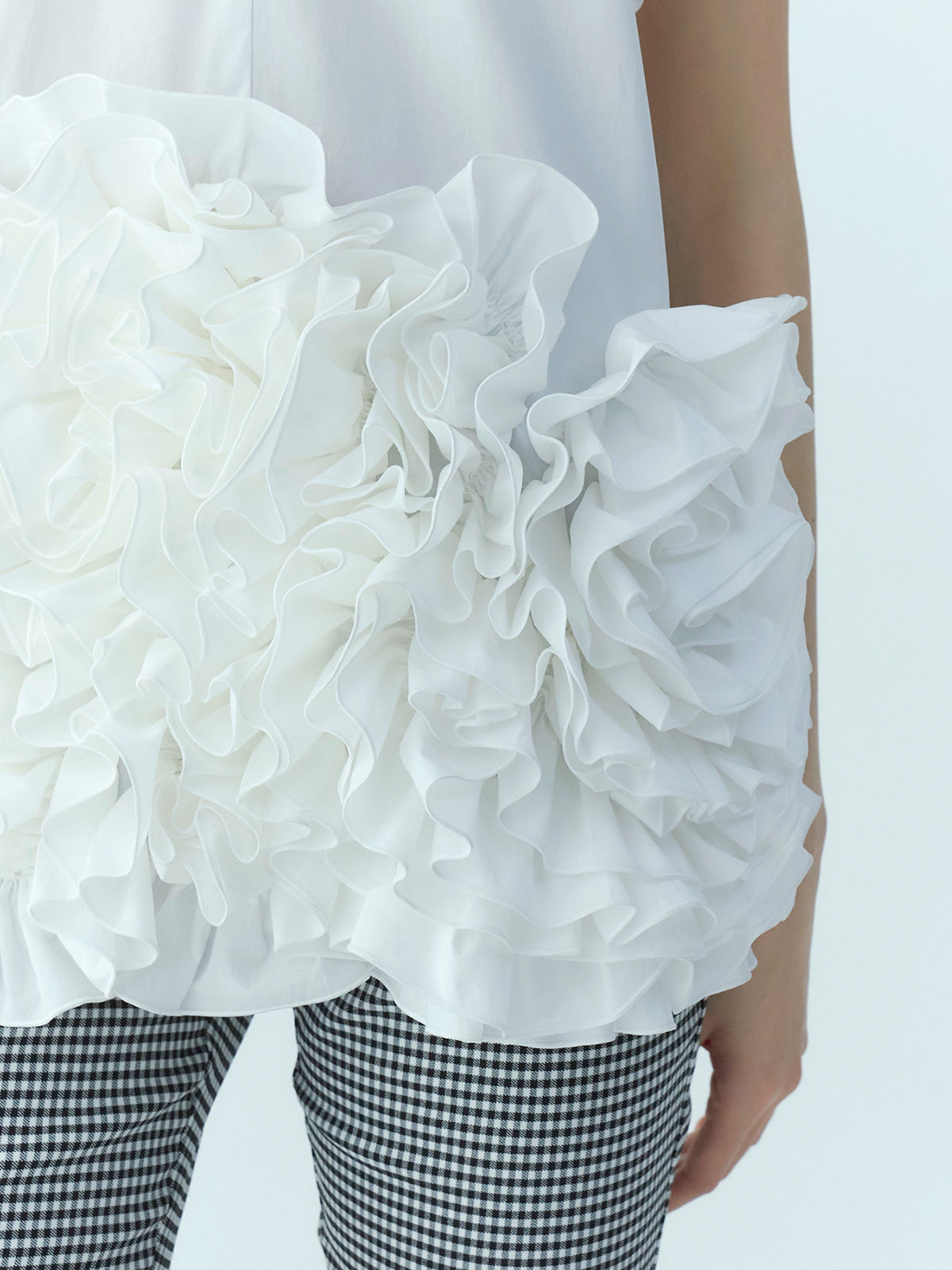 フラワーモチーフブラウス